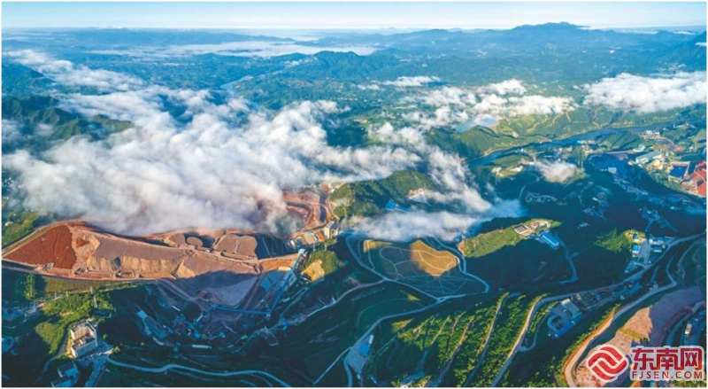 龙岩世界地质公园介绍_龙岩冠豸山丹霞地貌_冠豸山旅游攻略地图2026最新消息