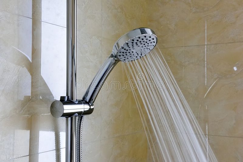 淋浴喷头漏水维修方法_热水器维修_如何修复淋浴喷头漏水