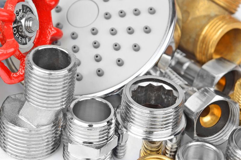 淋浴喷头漏水维修方法_如何修复淋浴喷头漏水_热水器维修