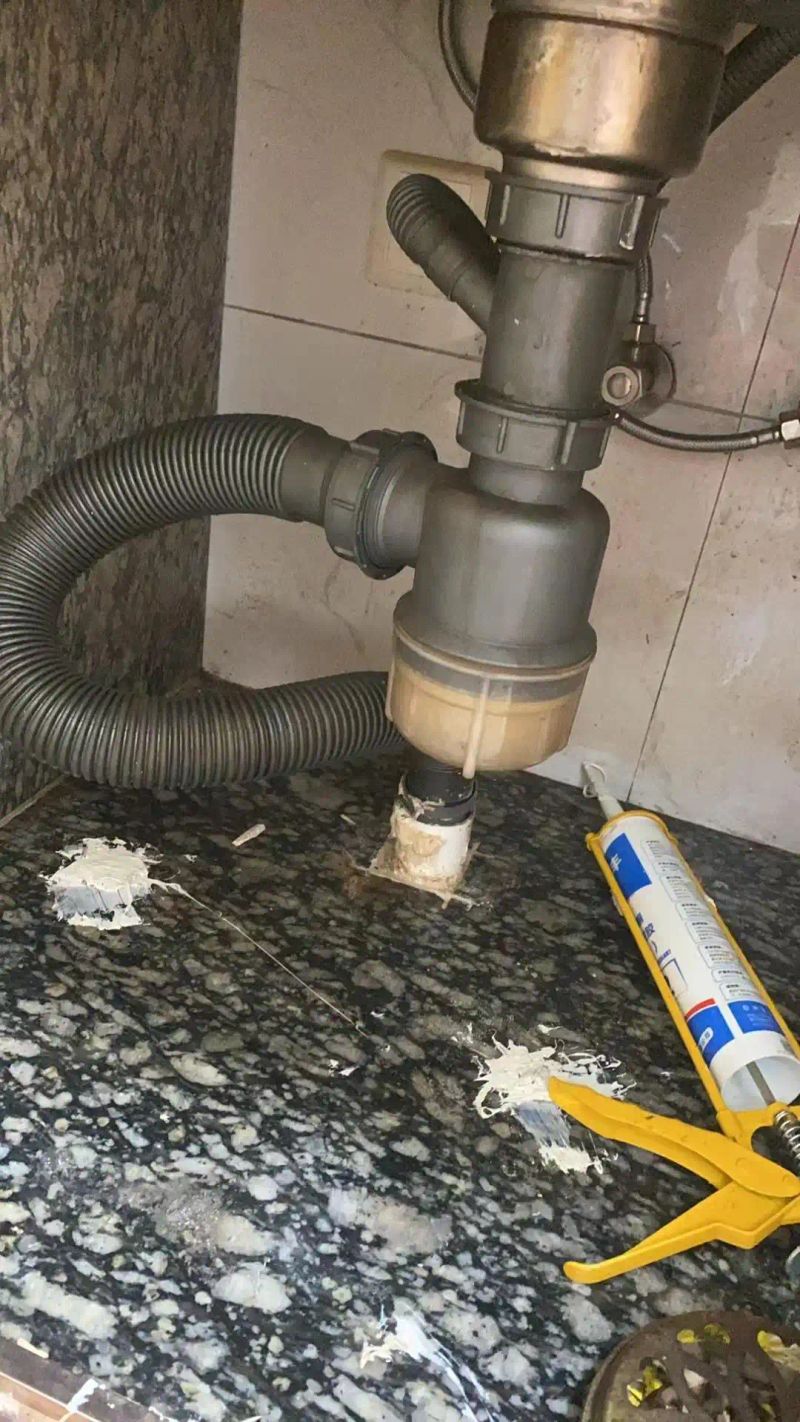 家庭维修投诉_啄木鸟维修乱收费_管道上门维修