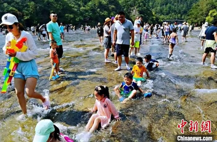 屏南白水洋鸳鸯溪景区旅游安全_屏南白水洋警务室游客服务_屏南旅游十大景点